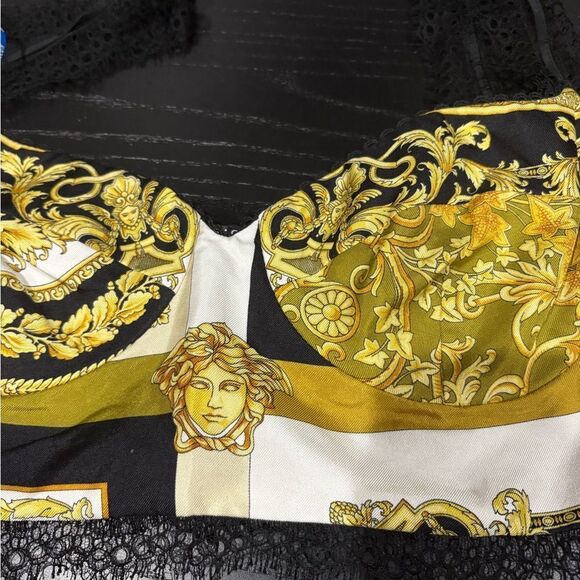 Versace Lace-trimmed printed silk-twill bralette top Medusa - Picture 3 of 8